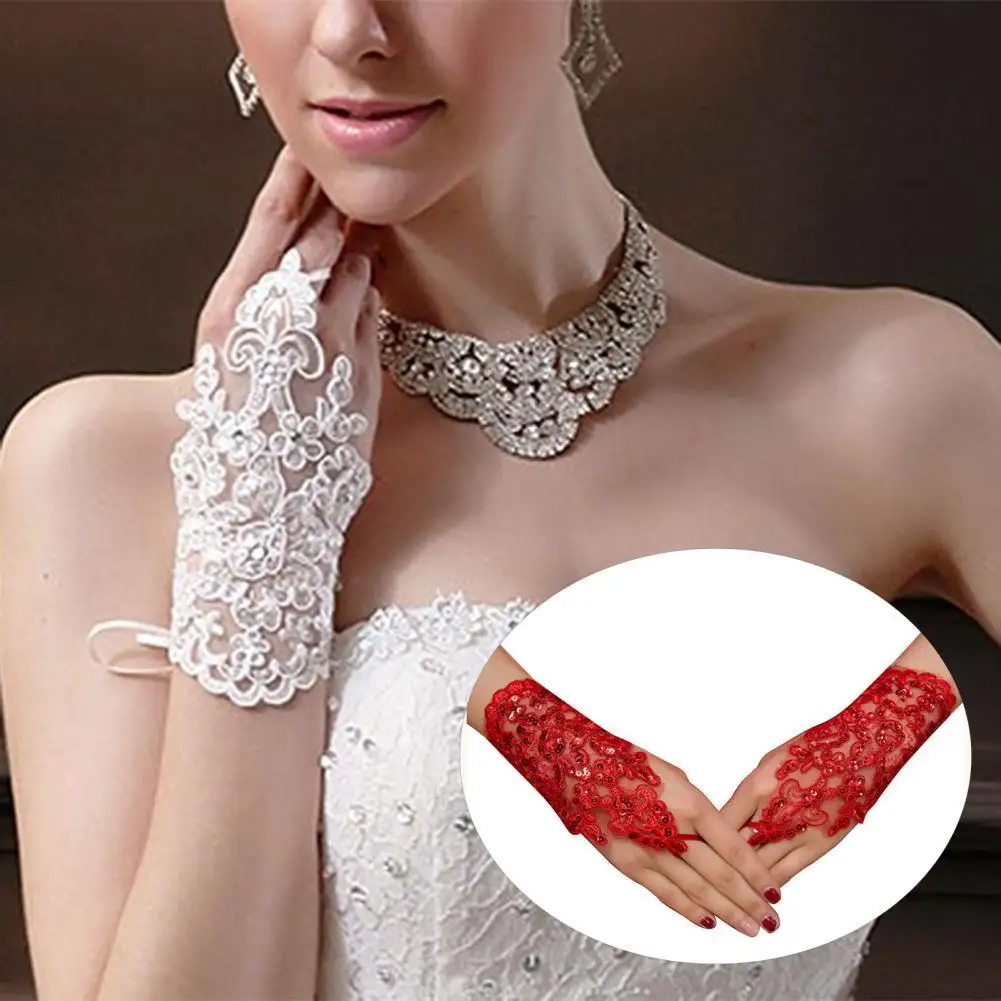 

Ladies Lace Gloves Exquisite Easy to Wear Bead Embroidery Gloves Sexy Lace Elegant Short Gloves for Women Wedding Accessories