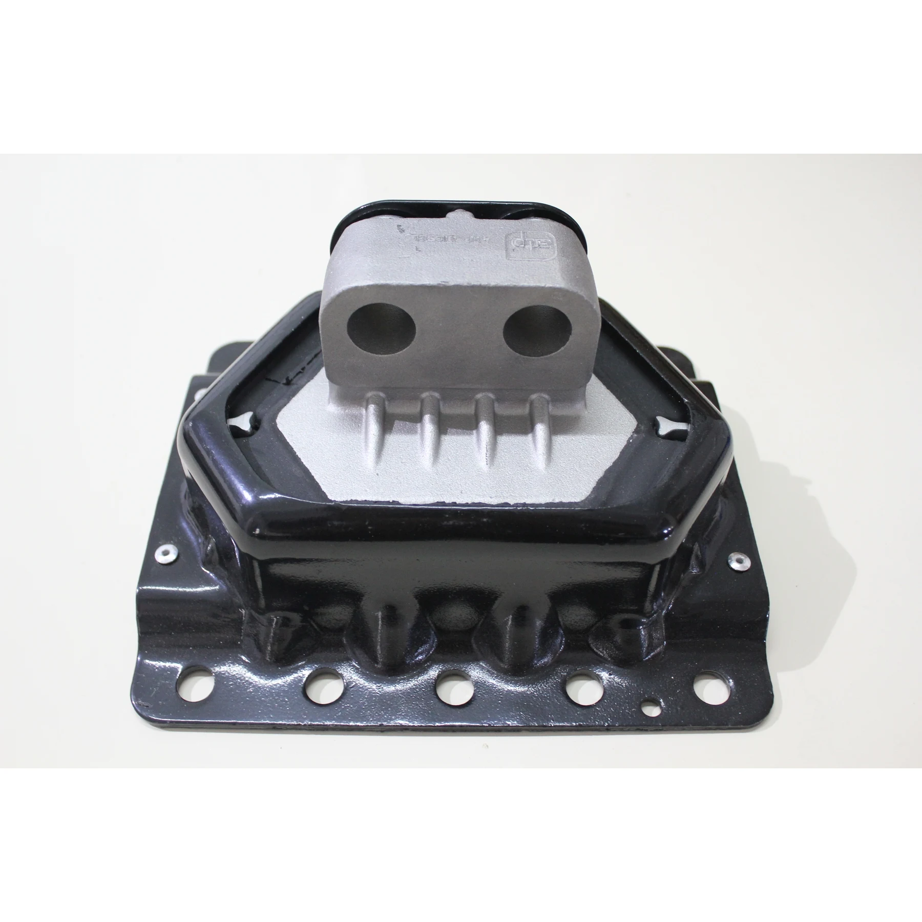 

Крепление двигателя VOLVO 20723224 / 20796970 / 20499469 / 21228153 RENAULT 7420499469 / 7420796970