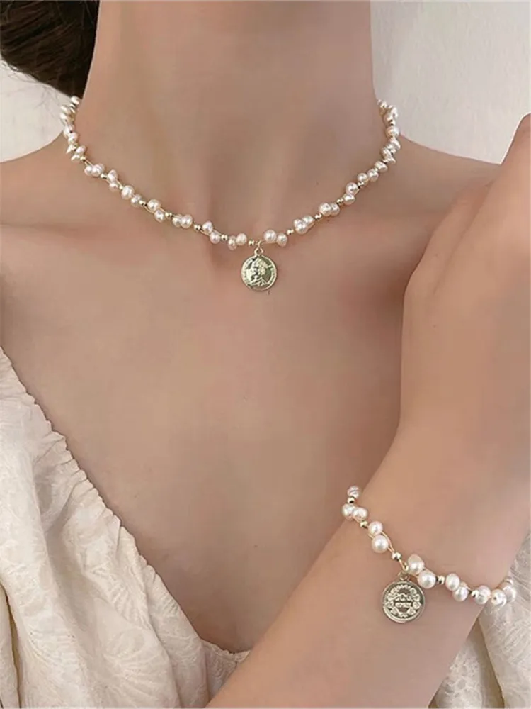 

South Korea Freshwater Pearl Pendant Abstract Necklace Fashionable Sweet Elegant Chain Clavicle Ms Wedding Accessories