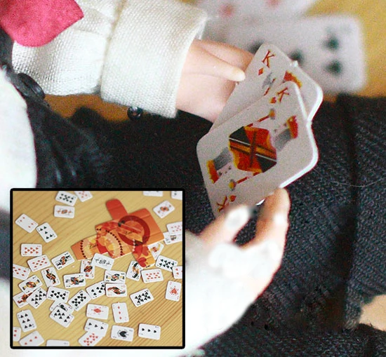 

D01-P587 детская игрушка 1/6 1/8 аксессуары для куклы BJD/SD фото реквизит супер мини покер с оболочкой 1 комплект