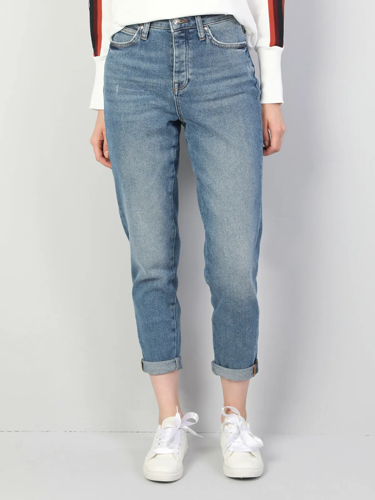 

Blue Woman Pants CL1045981