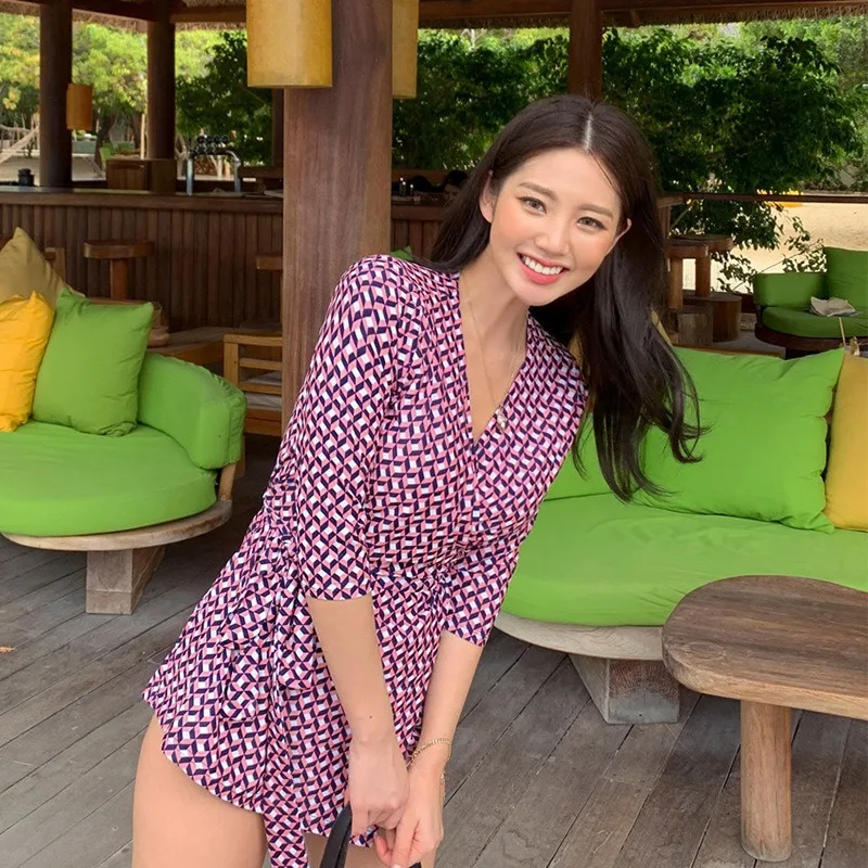 

Купальник женский, из двух частей, с длинным рукавом