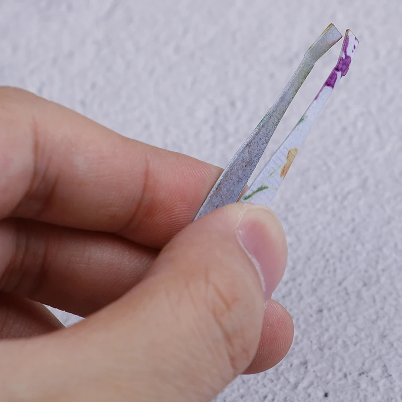 

1pcs Face Hair Removal Eye Brow Trimmer Eyelash Clip Stainless Steel Flower Eyebrow Tweezers Cosmetic Makeup Tool