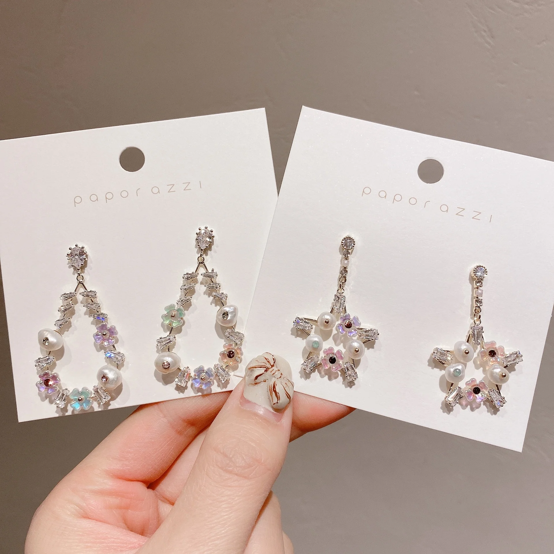 

Индивидуальные жемчужные серьги в Корейском стиле, универсальные серебряные серьги с пятиконечными звездами в форме капли воды, модные сер...