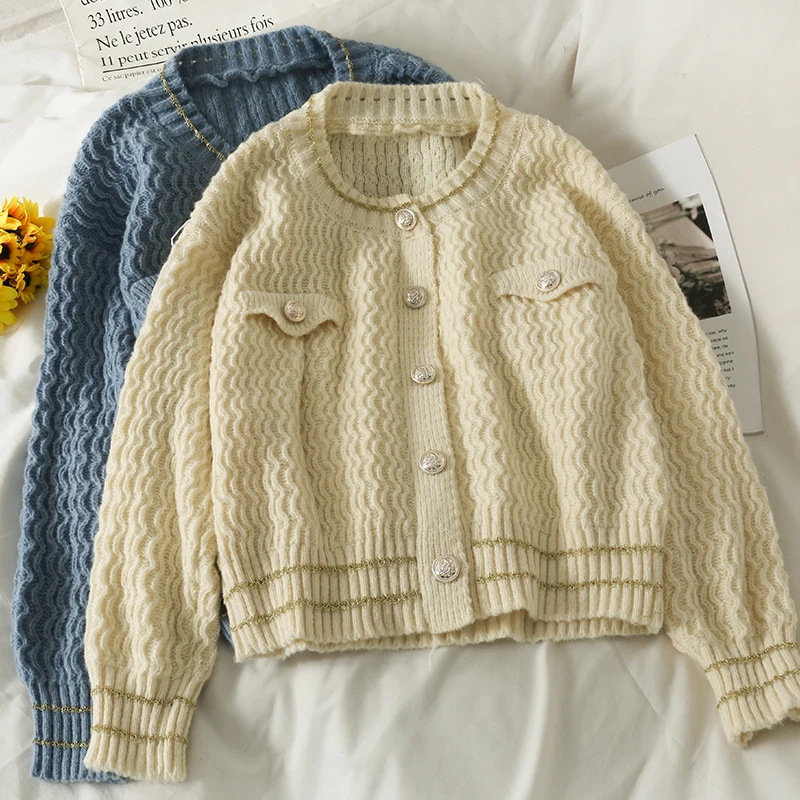 

2021 Phnom Penh wave edge stripe single breasted sweater looks thin and versatile single breasted sweater fashion