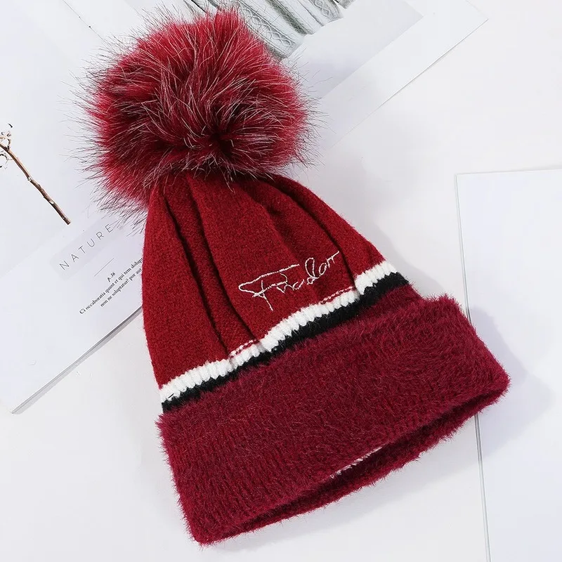 2019 winter plus velvet thick warm knitted sweater hat ladies Japan and South Korea new wild fashion big hair ball wool | Аксессуары для