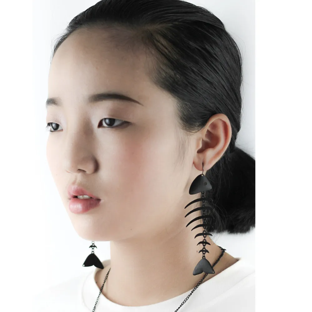 Женские длинные серьги подвески в виде рыбьей кости золотистые и черные