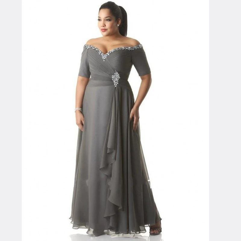

Plus Size Mother of the Bride Dress Grey Chiffon Off Shoulder Short Sleeve Crystals Beading Evening Gowns Wedding Party Guest