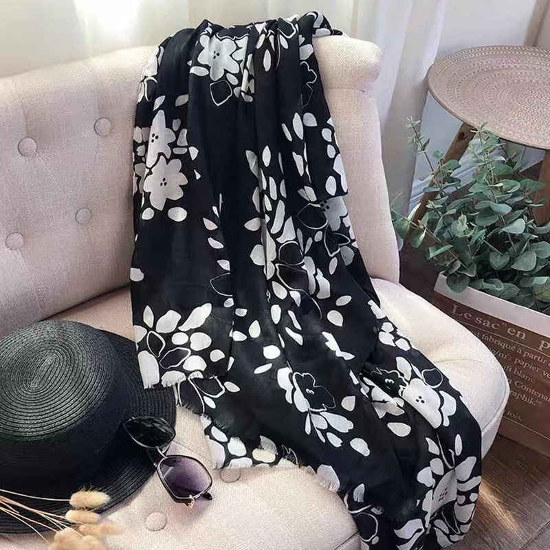 

2021 brand spring, autumn and winter women's beach quality shawl cotton scarf ladies fashion scarf turban Pashmina turban 90*180