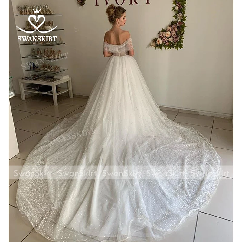 Романтическое бальное платье свадебное 2024 милое с жемчугом и открытыми плечами