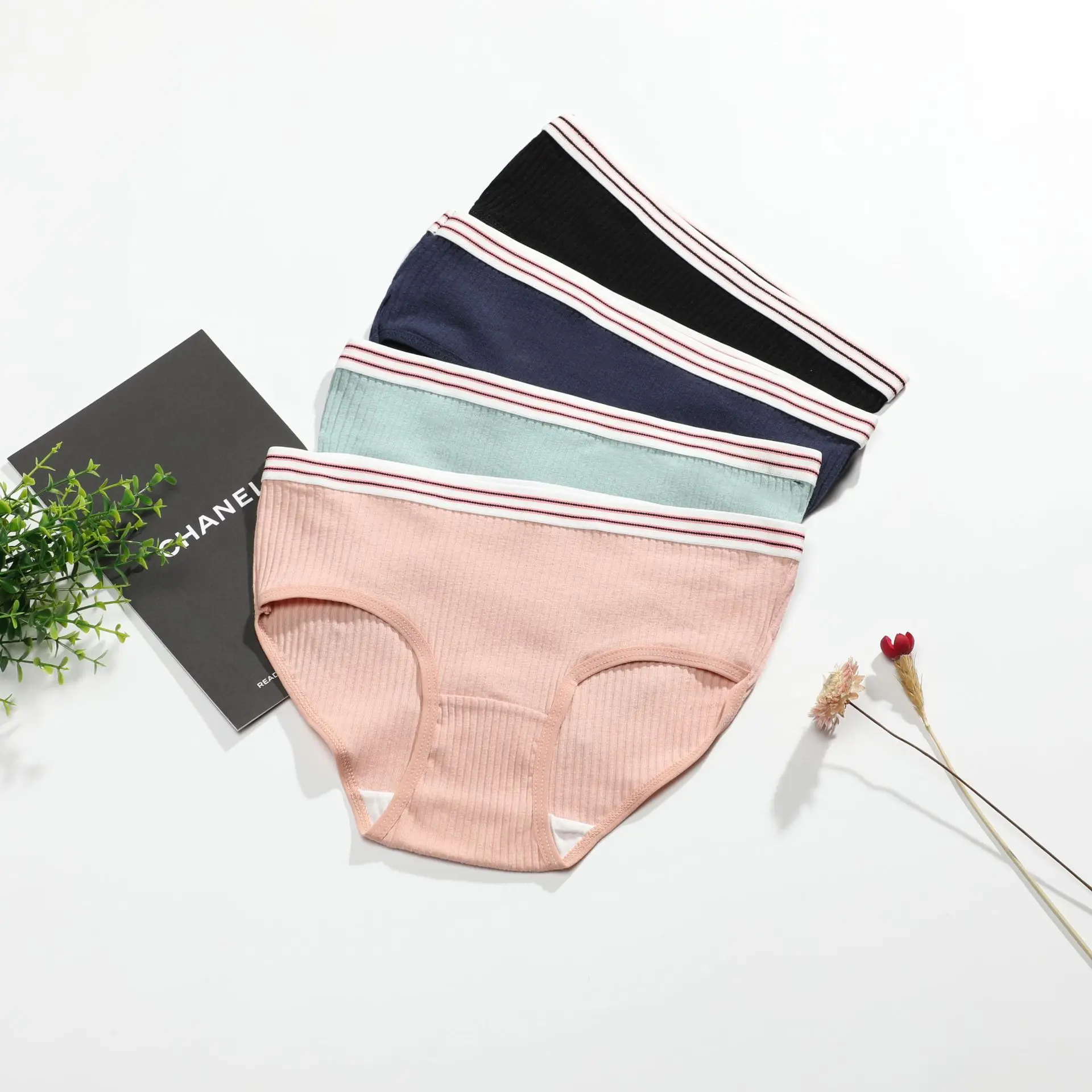

Solid colorFemale Brief Mid-waist Lace Hollow Lady Underwear Sexy Threaded Underpants Cotton Cloth Trend Women Simple Panties XL