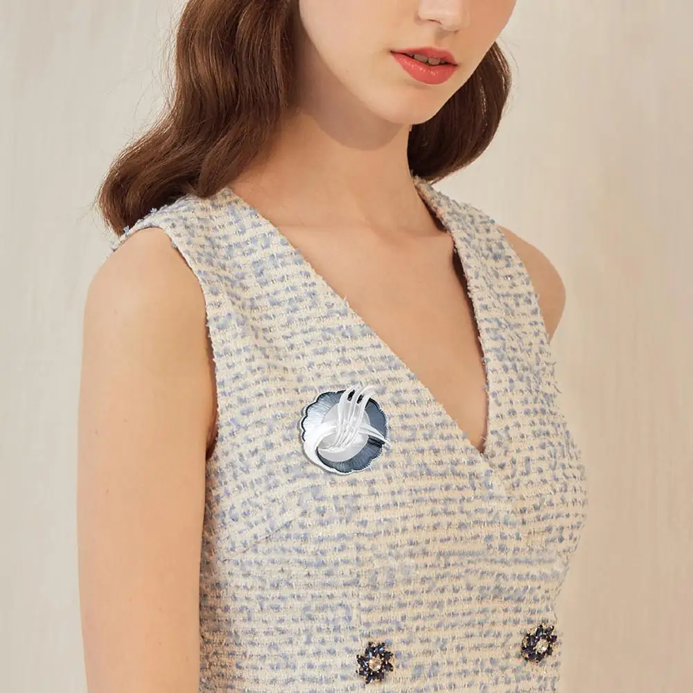 

Cring Coco 2 Colors Available Geometric Brooches and Pins Women's Charming Brooch Pin Coat Corsage Fashion Jewelry For Women Hot