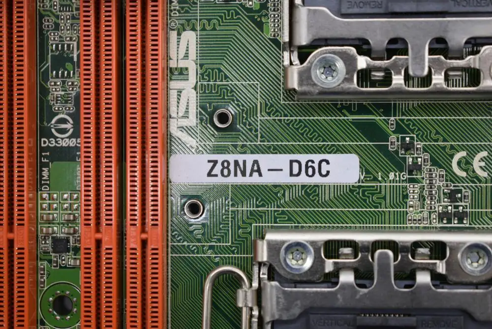 Для ASUS Z8NA-D6C X58 двойная Серверная плата 1366 pin DDR3 поддержка X5670 оригинальная подержанная материнская плата