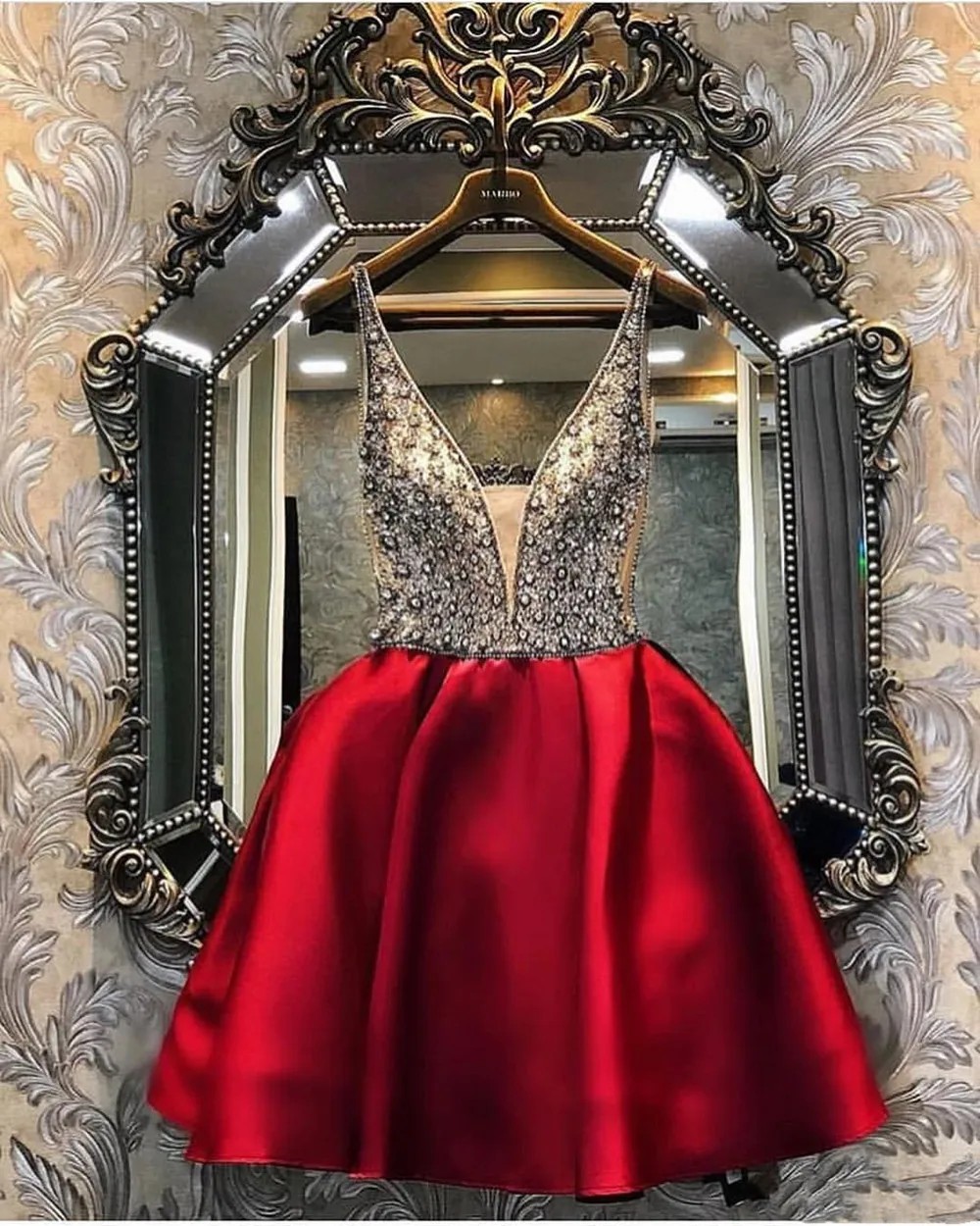 

Beaded Crystals2022 Homecoming Dresses Spaghetti A-line Satin Graduation Dresses Sexy Elegant Short Cocktail Party Gowns