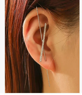 New cool wind inlaid diamond earring simple personality piercing female lightning leaves auricle-type diagonal | Украшения и