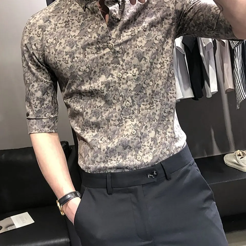 

Summer flower shirt men's short sleeve Korean fashion handsome slim five-point sleeve men's casual shirt