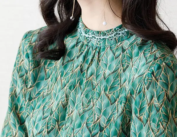 

2020 Spring Womens Stand Collar Lace Patchwork Printed Floral Lanter Long Sleeve Blouse Tops , Women Imitation Silk Blouses