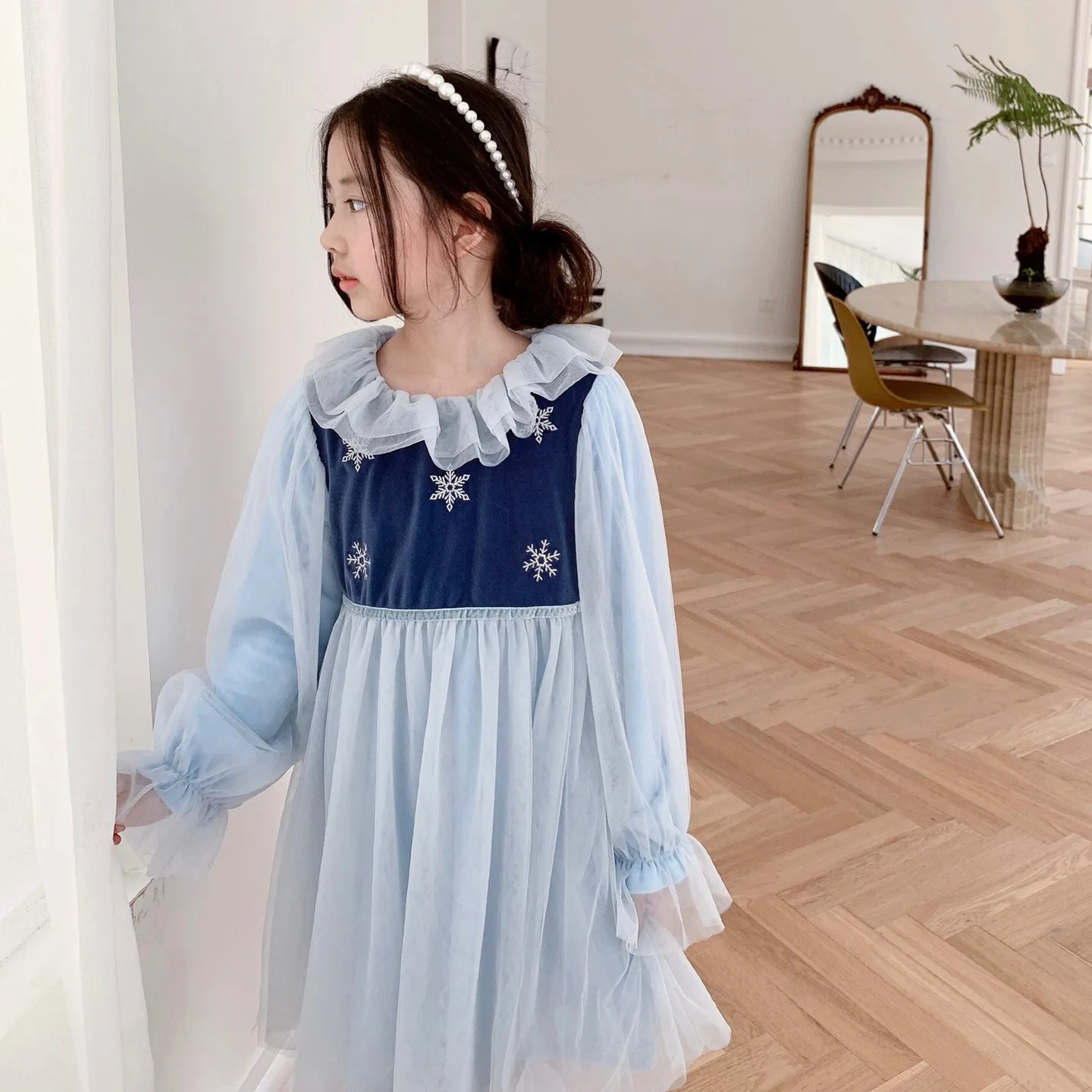 

Высококачественное платье принцессы для девочек, осенне-зимнее мягкое Сетчатое платье с вышивкой в виде снежинок и длинными рукавами