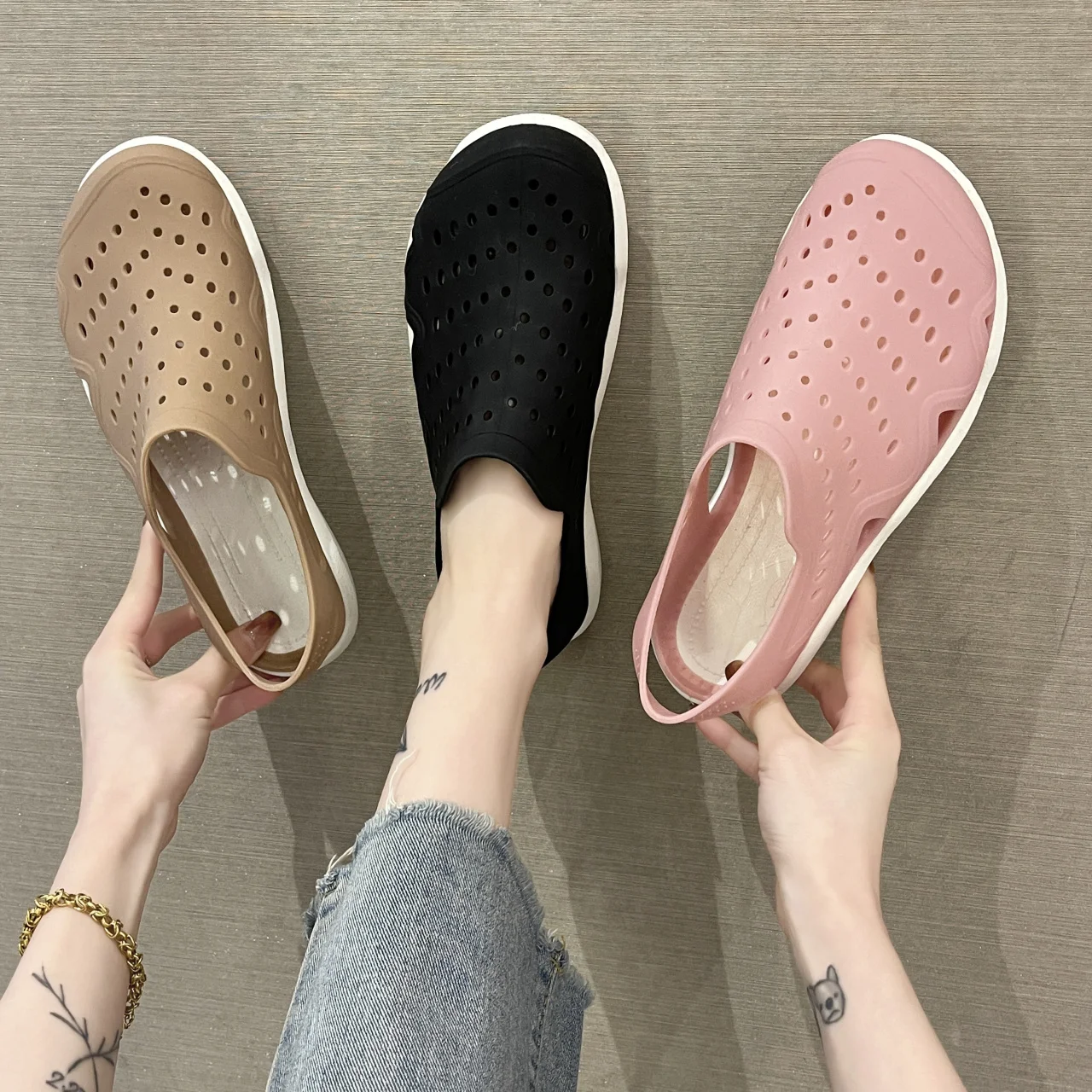 

Шлепанцы женские с перфорацией, дышащие пляжные сандалии для отдыха на открытом воздухе, модные тапочки, летние