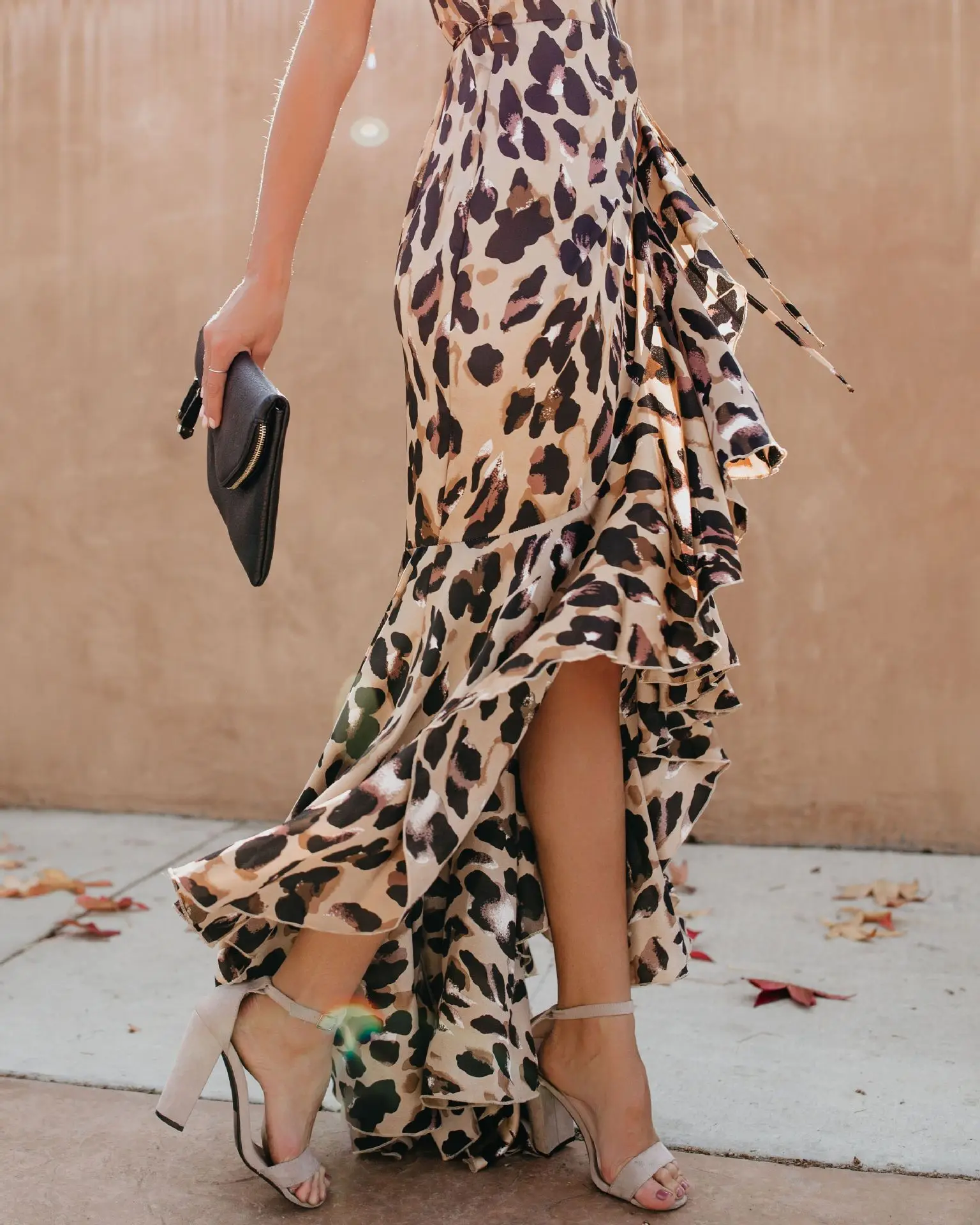 Женское платье с леопардовым принтом DAYIFUN длинное коктейльное на бретельках