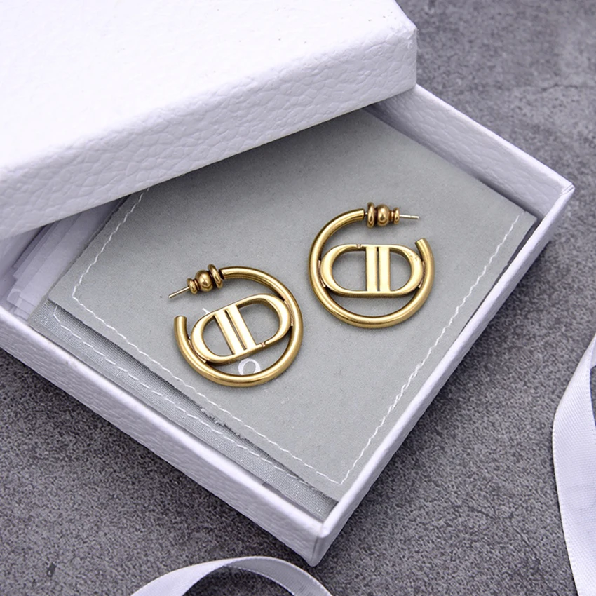 

New retro dd- letter Silver needle earrings for women summer charms personality sweet romantic wild fashion jewelry