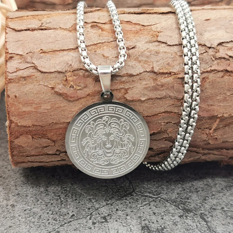 Кулон Медуза дутрие греческой мифологии подарочное ожерелье ювелирное изделие