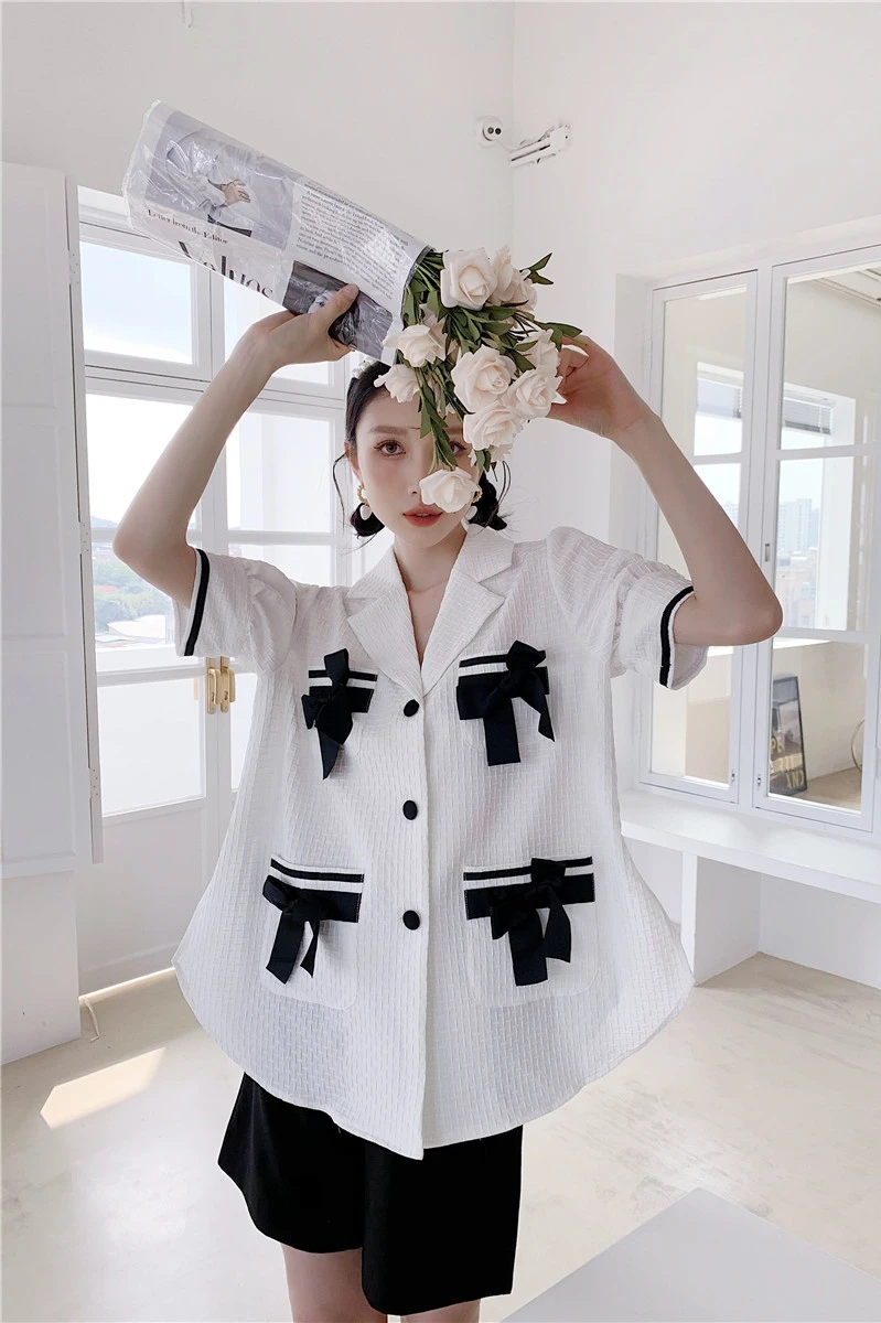 

SuperAen French Puff Sleeve Bow White Shirt Summer Loose Silhouette Notched Embossed Womens Tops