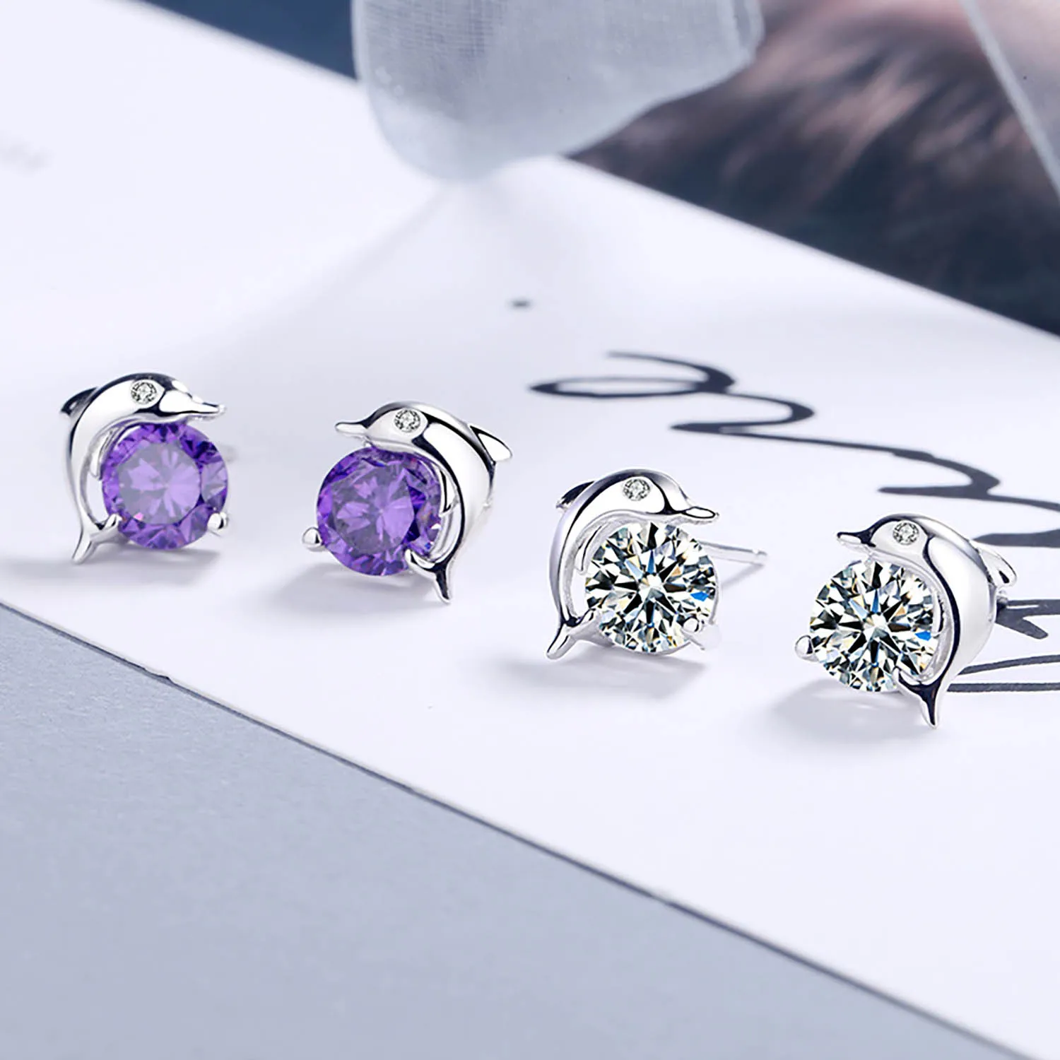 

Серьги-гвоздики с дельфинами из серебра 925 пробы для женщин
