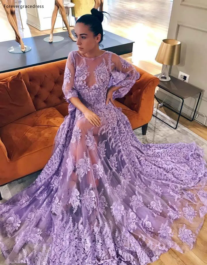 Женское вечернее платье лавандовое кружевное с круглым вырезом и длинными