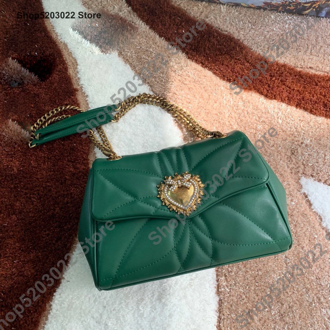 Новинка 2019 Зеленая Сумочка через плечо украшенная жемчугом с украшением в виде