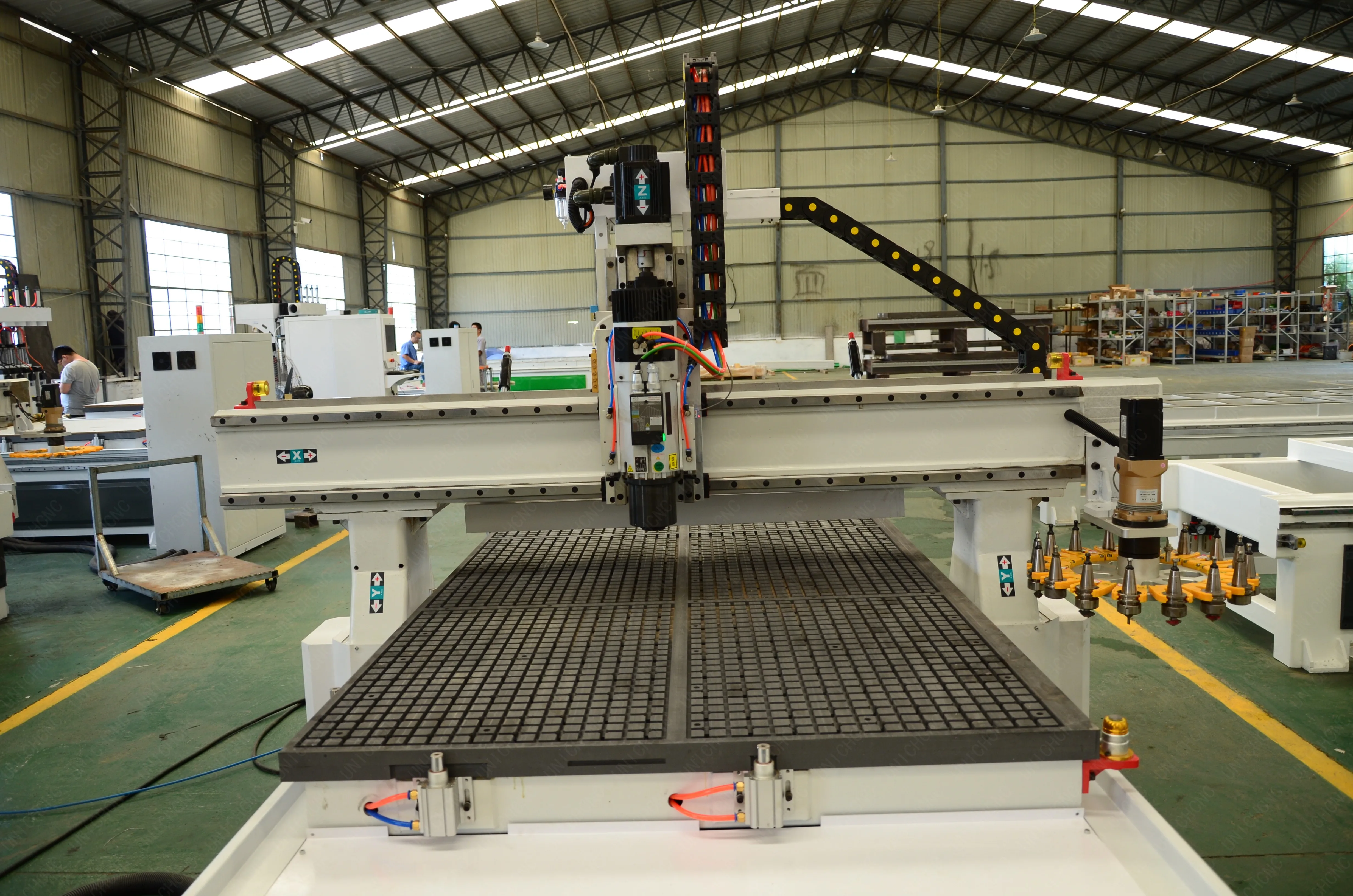 UNICHCNC ATC cnc маршрутизатор 1325 1530 с автоматическим инструментальным