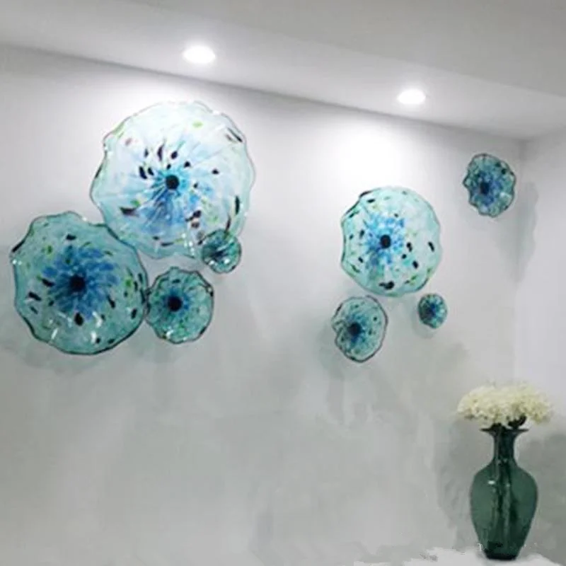 

Italian Style Murano Flower Glass Plates Wall Arts Blue Color Luxury 100% Hand Blown Glass Hanging Plates Scallop Edges Shape