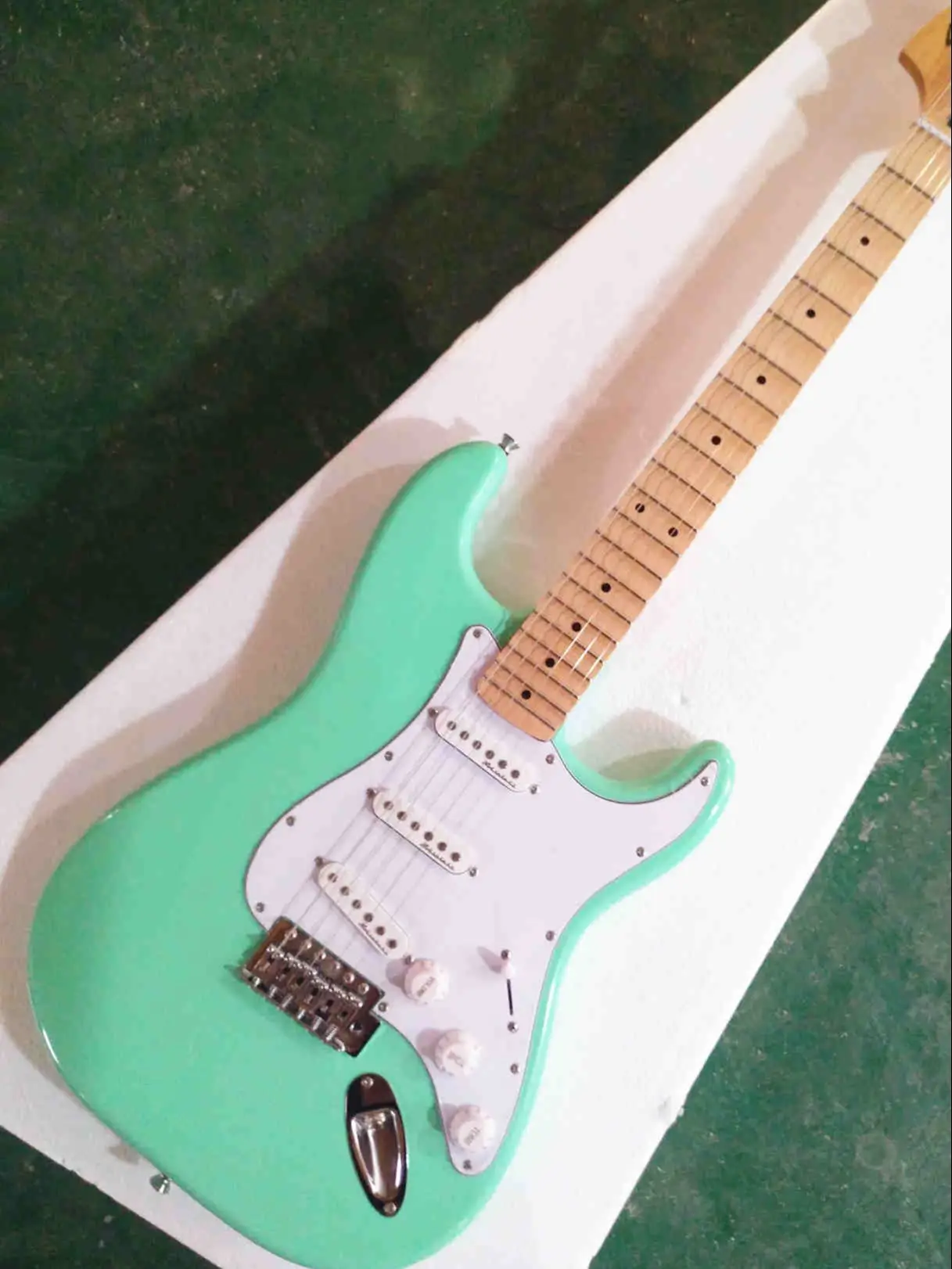 Customized classic left hand deep fan shape fingerboard electric guitar | Спорт и развлечения