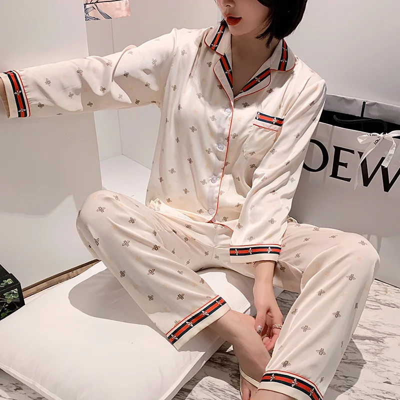 

Little Bee Printed Ice Silk Pajamas Female Long-sleeved Thin Silk Two-piece Suit Ladies Summer Home Service Pyjama Sexy Femme