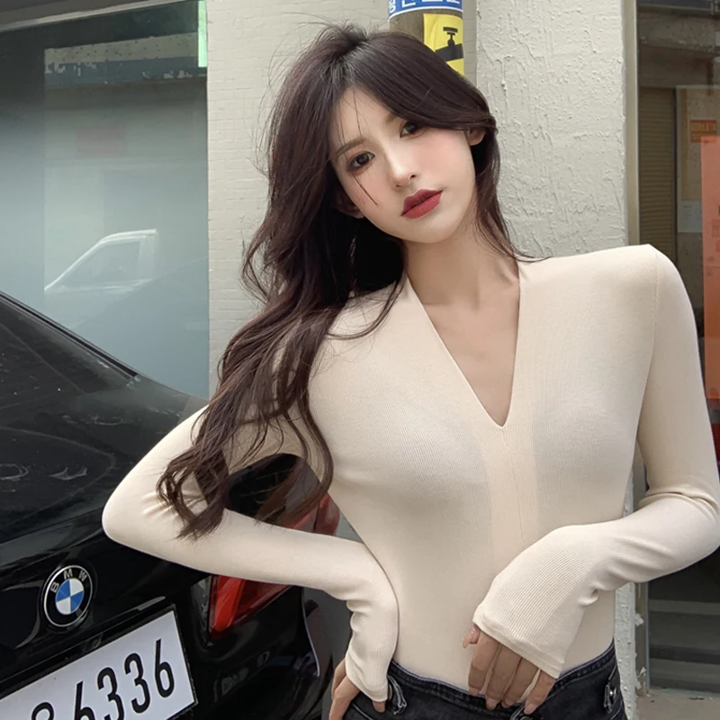 

Women's slim in autumn winter Long sleeved T-shirt V-neck bottomed shirt short temperament with tight top