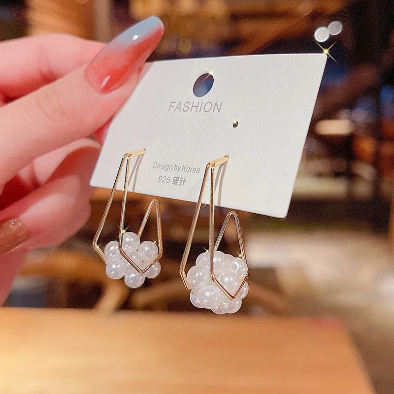 

Wholesale 925 Silvers Needle New Pearl Tassel Earrings for Women Dropshipping