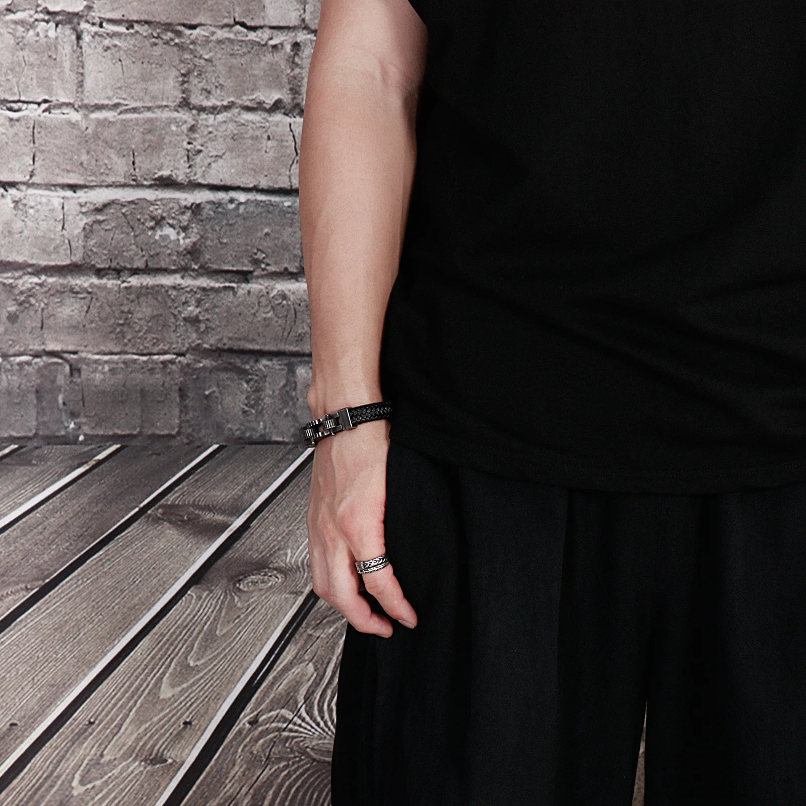 

Fongten Men Classic Braided Leather Bracelet Gearwheel Charm Stainless Steel Punk Fashion Bangle Jewelry