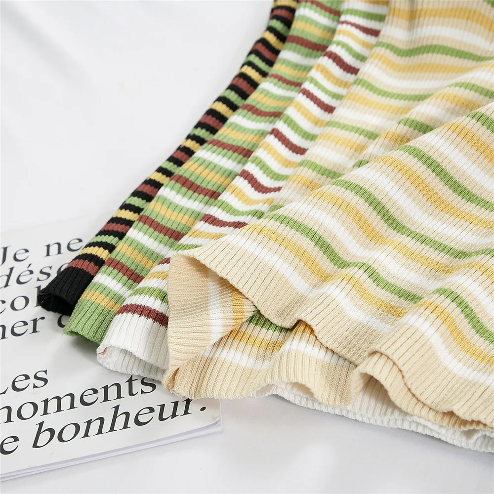 Кроп топ женский трикотажный в полоску с V образным вырезом|Топы| |