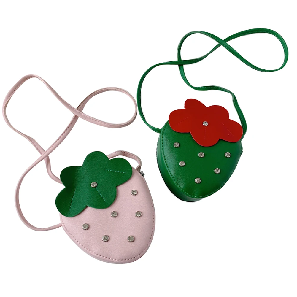 

Kids Girls Crossbody Purse Fruit Strawberry Shaped Shoulder Bag Chic Coin Purse for Daily Use