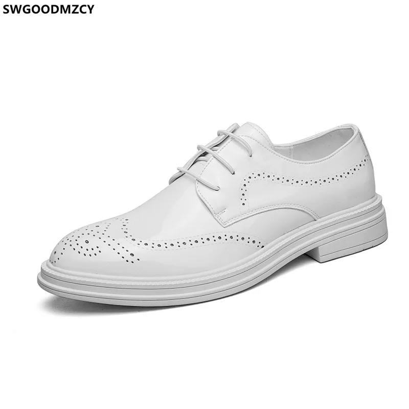 

White Patent Leather Shoes Men Platform Party Shoes for Men 2022 Brogue Men Fashion Dress Shoes Zapatos Elegantes Hombre Sapato