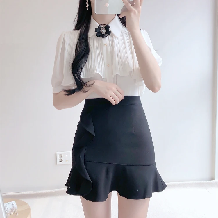 Женская винтажная блузка на пуговицах элегантная белая с оборками и бантом лето