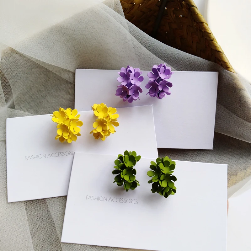 Модные металлические серьги-гвоздики с фиолетовыми цветами геометрические