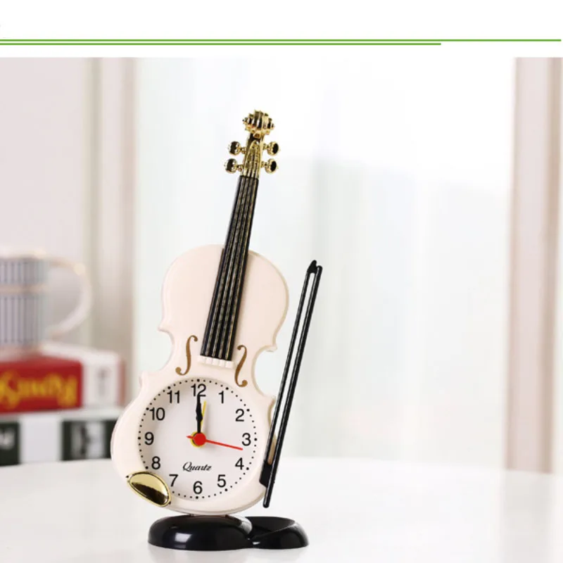 

Винтажные кварцевые аналоговые настольные прикроватные часы со скрипкой, творческий прибор, случайный цвет