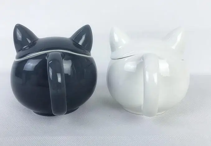 

2 PCs Black and White Luna Cat Glass Mug Sailor Moon Cup Crystal Water Cup Cartoon Water Bottles Cosplay Costume Gift Cosplay