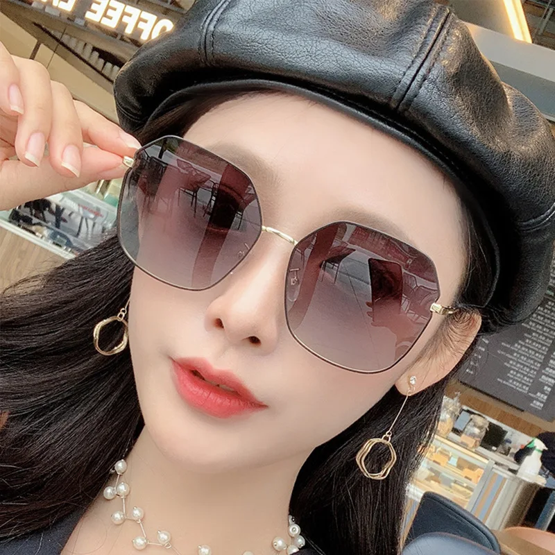 

Brand Desigen Round Sunglases Luxury Metal Frame Fishing Glasses Ladies Gradient Shades Framless Eyewear UV400 Wholesale