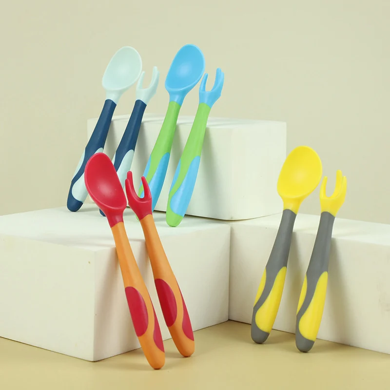 Vajilla de entrenamiento para ni&ntilde;os, tenedor suave Flexible, cuchara de silicona, juego de utensilios para beb&eacute;, comida auxiliar, 2 uds.-1