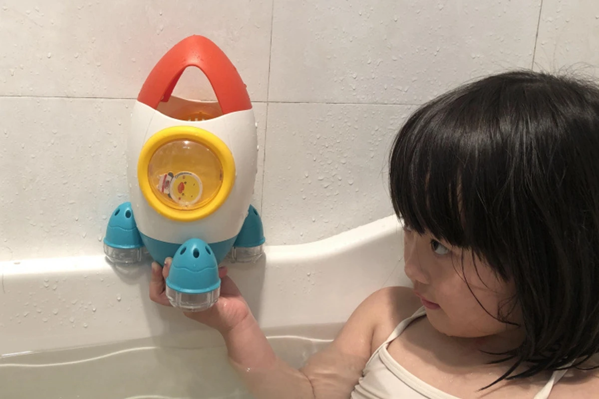 

Bath Toys Play In Summer In Bathroom Water Playing Toy Rocket Fountain Water Spraying Rotary Spraying Beach Toy New Year Gift