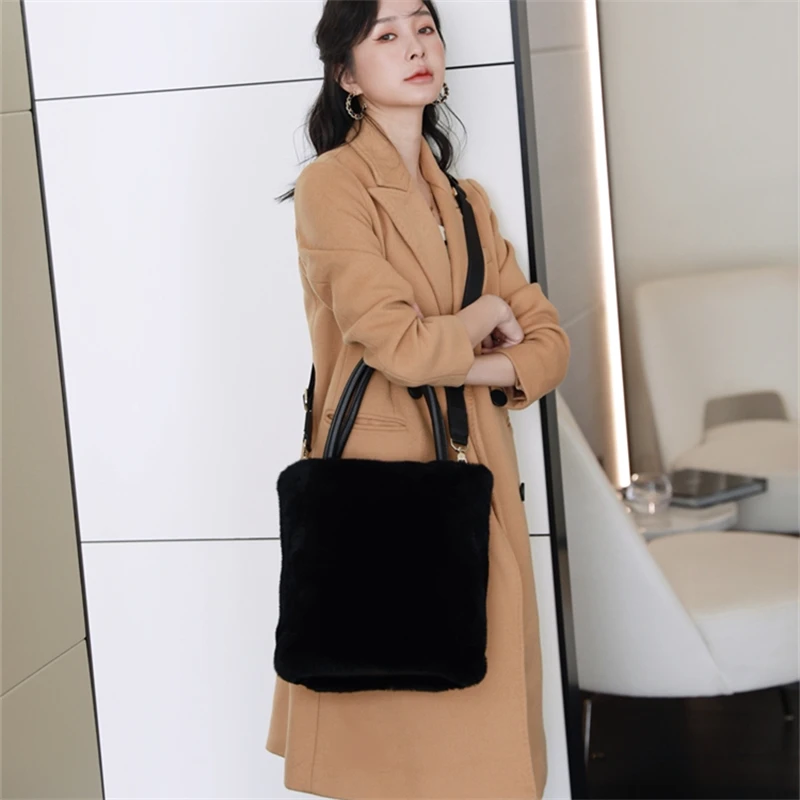 

Женская сумка-тоут из натуральной воловьей кожи, с ручкой