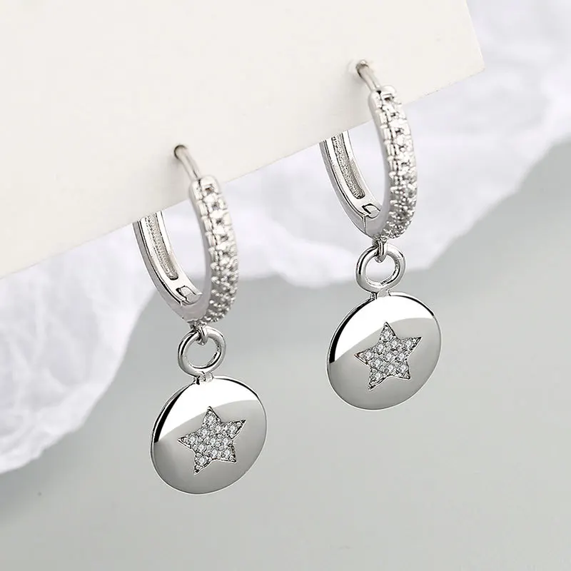 

Серьги женские кольцевые из серебра 925 пробы с цирконом и звездами