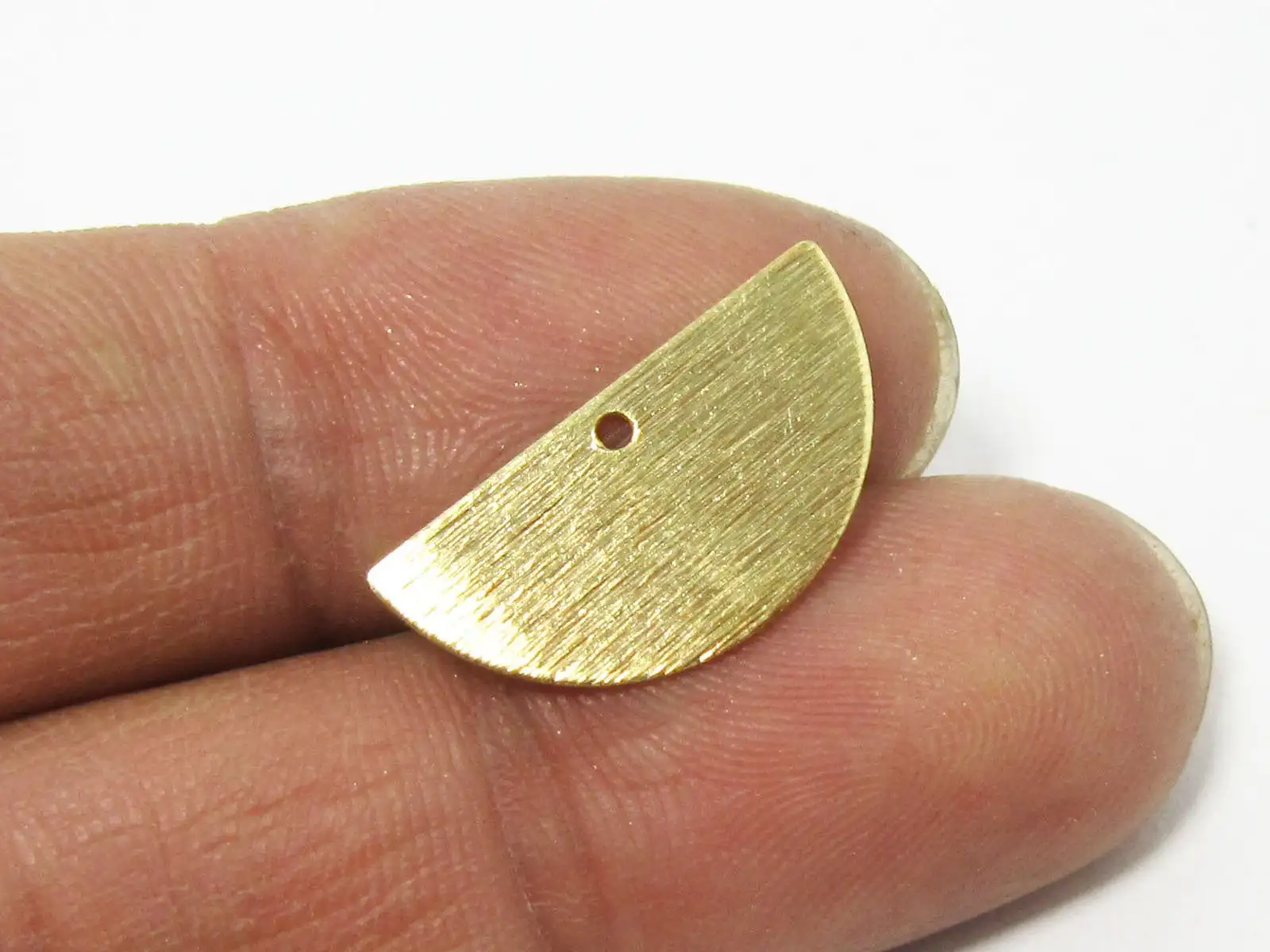 30 шт латунные Подвески 21x10 5 мм текстурированная полукруглая латунная подвеска-R690